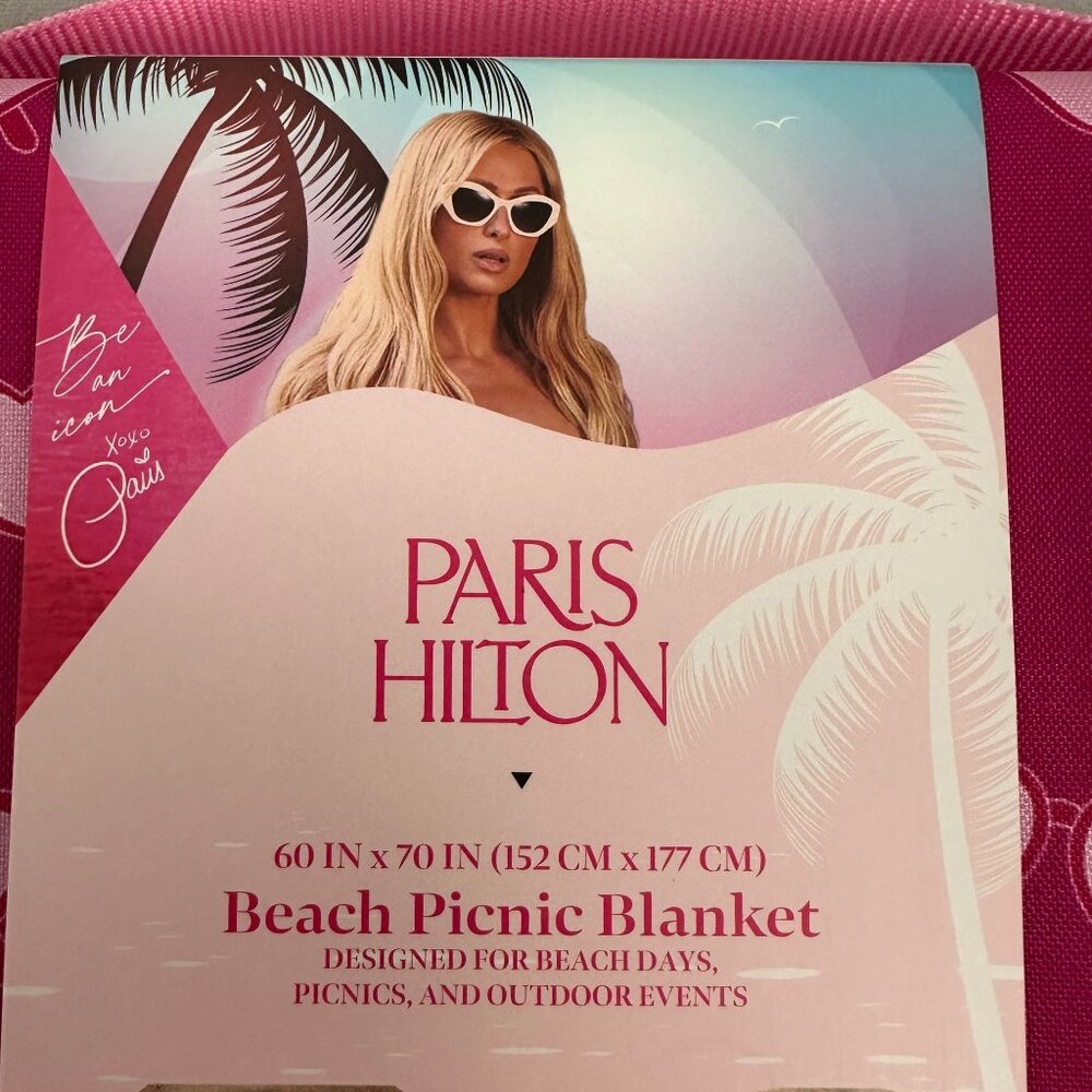 Paris Hilton Pink/Blue Heart Sunglasses 60x70 Beach Picnic Blanket NEW - Picture 2 of 10